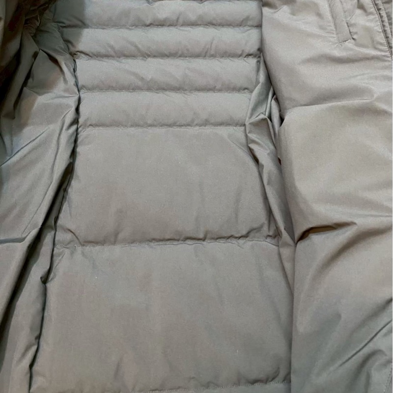 BURBERRY英國黑色連帽鵝絨大衣M-13