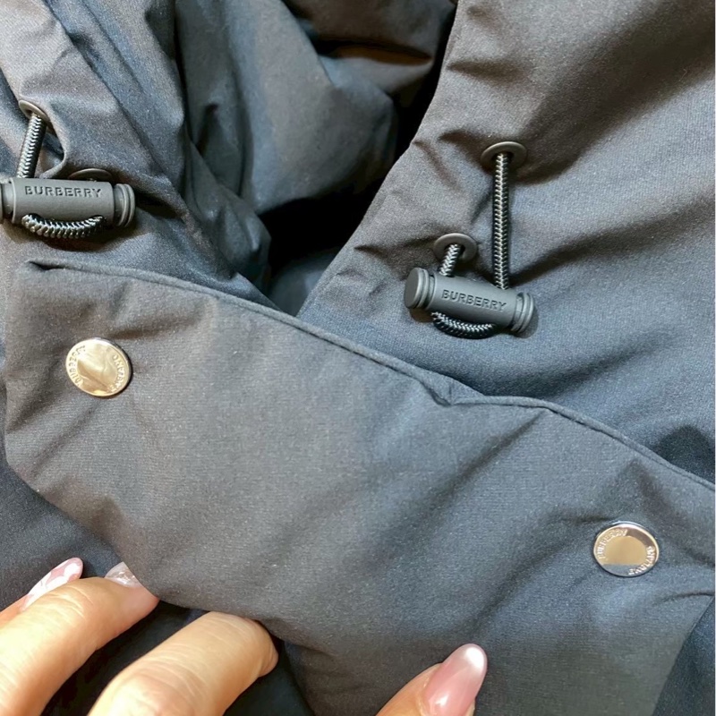 BURBERRY英國黑色連帽鵝絨大衣M-16