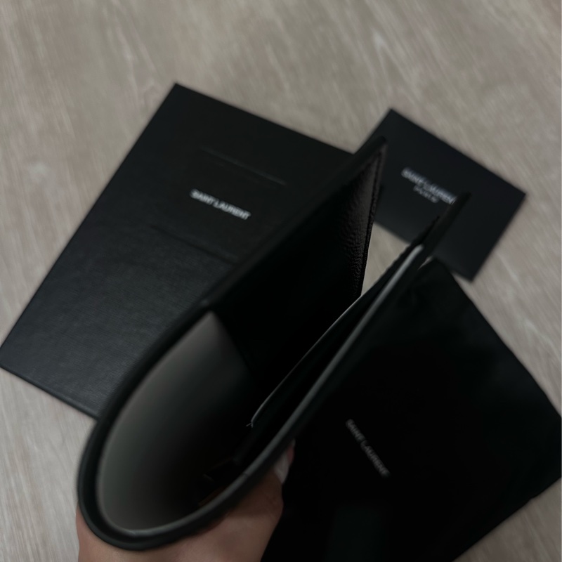 SAINT LAURENT YSL全皮黑色燙字Logo 護照套-3