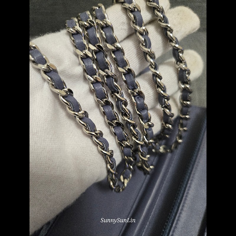 香奈兒 Chanel woc 藍紫色 紫灰色 銀色 雙C logo 鍊條包-48