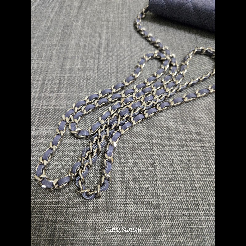 香奈兒 Chanel woc 藍紫色 紫灰色 銀色 雙C logo 鍊條包-49