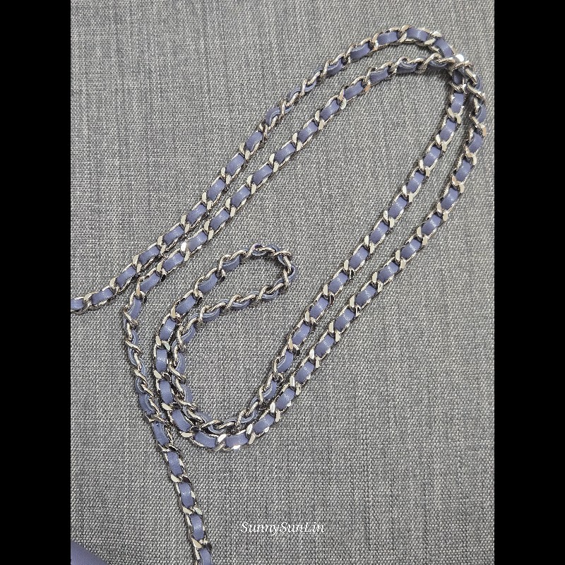 香奈兒 Chanel woc 藍紫色 紫灰色 銀色 雙C logo 鍊條包-50