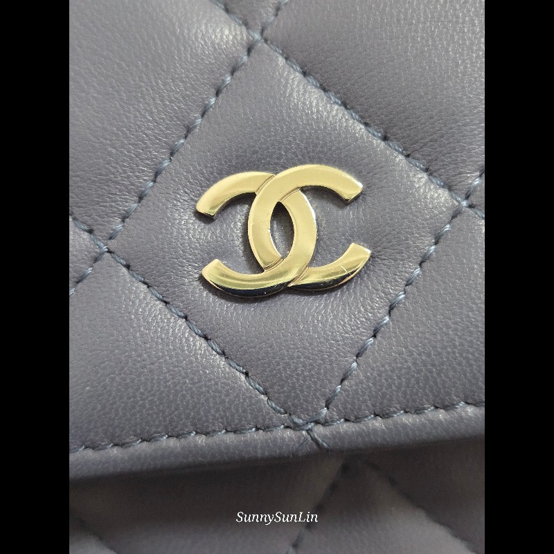 香奈兒 Chanel woc 藍紫色 紫灰色 銀色 雙C logo 鍊條包-53