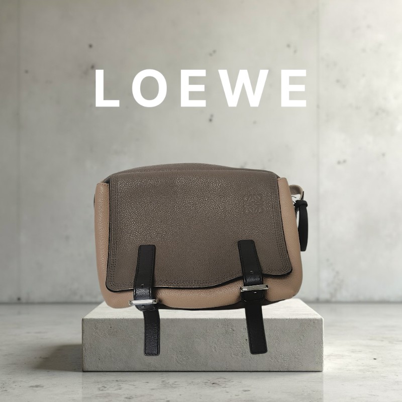 🔥年終狂降🔥【限時降價只到12/31（原31,800）】【8成新】㊣✨ LOEWE ✨(附防塵袋)羅威 拼色 雙釦 小牛皮 皮革 郵差包 側背包 斜背包/男女可用/二手包/保證正品🌳二手樹屋🌳-0