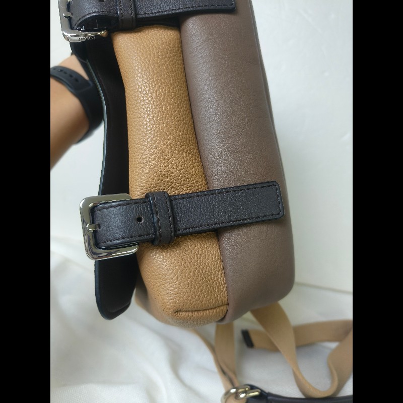 🔥年終狂降🔥【限時降價只到12/31（原31,800）】【8成新】㊣✨ LOEWE ✨(附防塵袋)羅威 拼色 雙釦 小牛皮 皮革 郵差包 側背包 斜背包/男女可用/二手包/保證正品🌳二手樹屋🌳-12