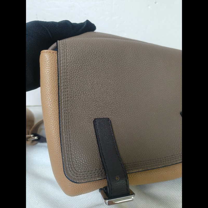 🔥年終狂降🔥【限時降價只到12/31（原31,800）】【8成新】㊣✨ LOEWE ✨(附防塵袋)羅威 拼色 雙釦 小牛皮 皮革 郵差包 側背包 斜背包/男女可用/二手包/保證正品🌳二手樹屋🌳-13