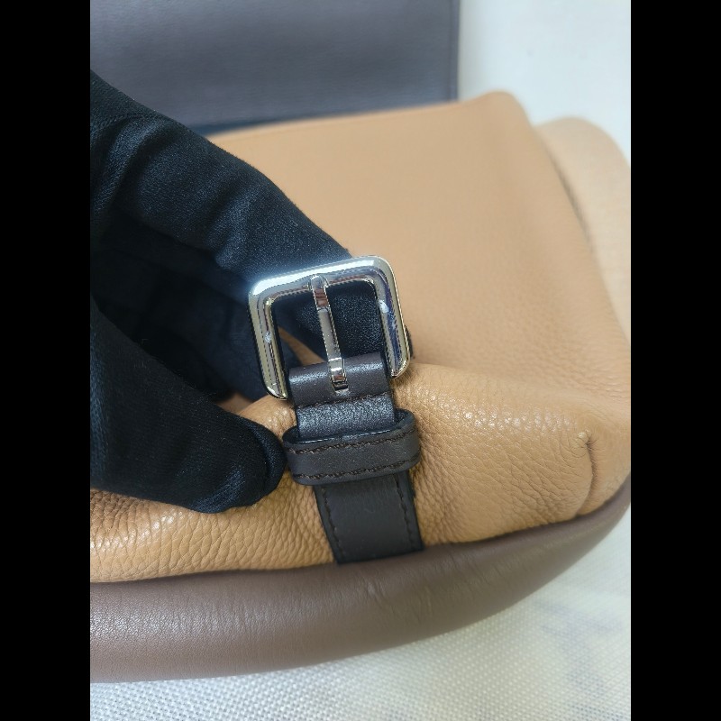 🔥年終狂降🔥【限時降價只到12/31（原31,800）】【8成新】㊣✨ LOEWE ✨(附防塵袋)羅威 拼色 雙釦 小牛皮 皮革 郵差包 側背包 斜背包/男女可用/二手包/保證正品🌳二手樹屋🌳-19