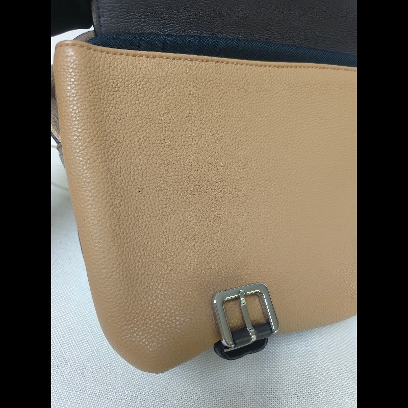 🔥年終狂降🔥【限時降價只到12/31（原31,800）】【8成新】㊣✨ LOEWE ✨(附防塵袋)羅威 拼色 雙釦 小牛皮 皮革 郵差包 側背包 斜背包/男女可用/二手包/保證正品🌳二手樹屋🌳-20