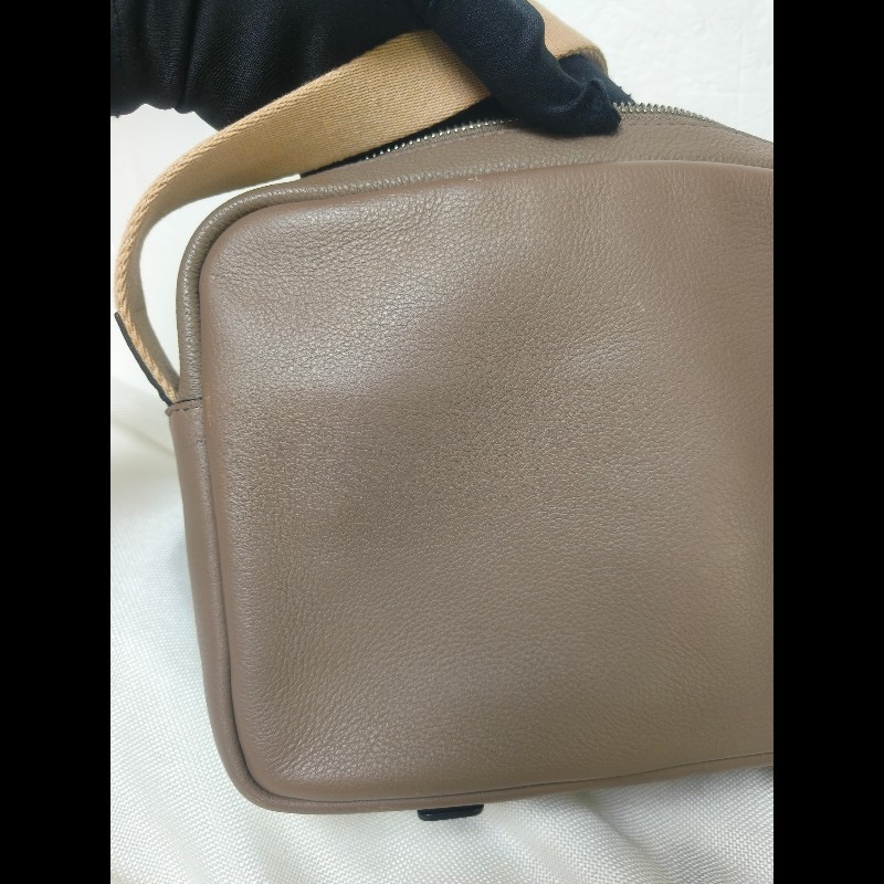 🔥年終狂降🔥【限時降價只到12/31（原31,800）】【8成新】㊣✨ LOEWE ✨(附防塵袋)羅威 拼色 雙釦 小牛皮 皮革 郵差包 側背包 斜背包/男女可用/二手包/保證正品🌳二手樹屋🌳-26