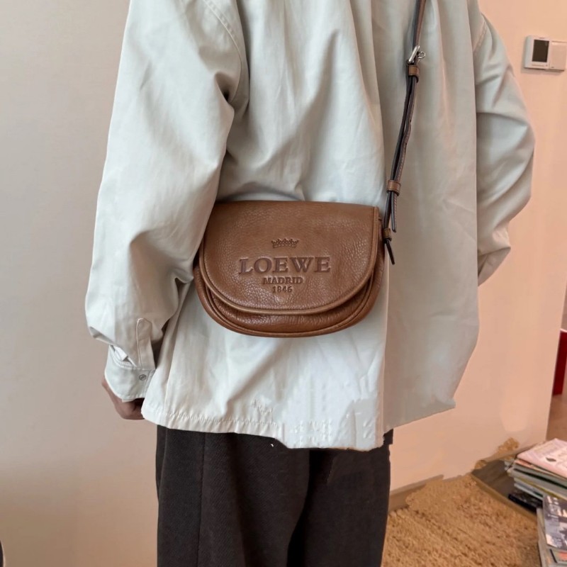 Loewe mini gate 馬鞍 焦糖色復古 斜背包-1