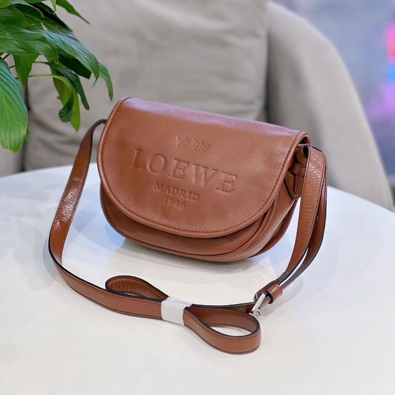 Loewe mini gate 馬鞍 焦糖色復古 斜背包-5