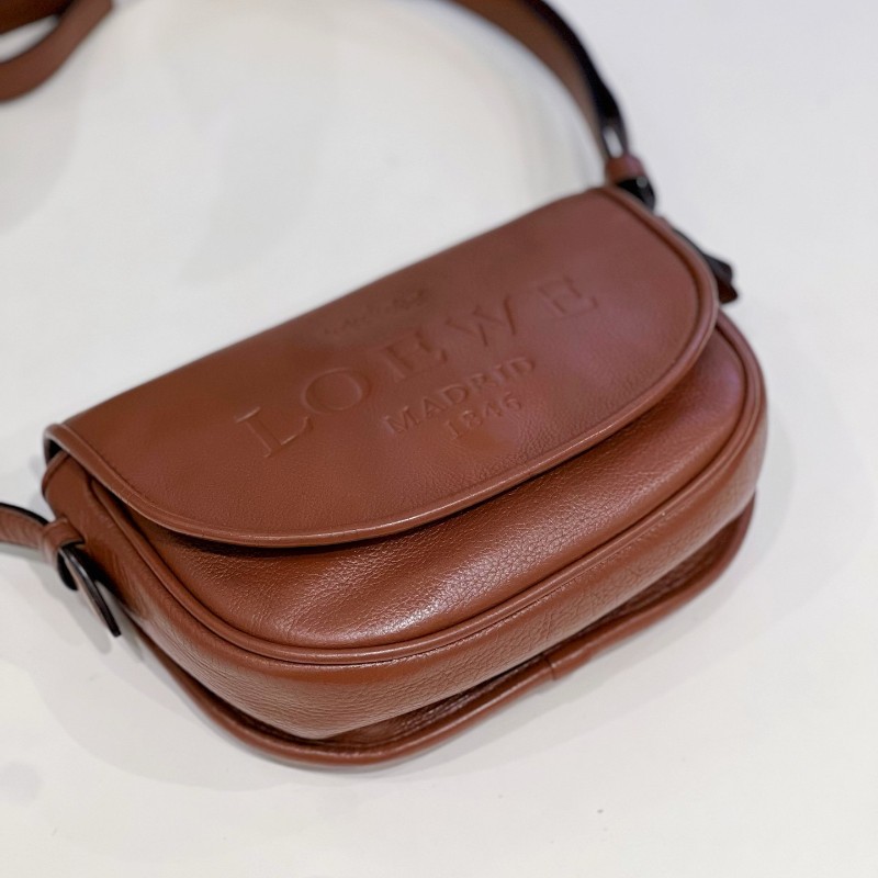 Loewe mini gate 馬鞍 焦糖色復古 斜背包-7