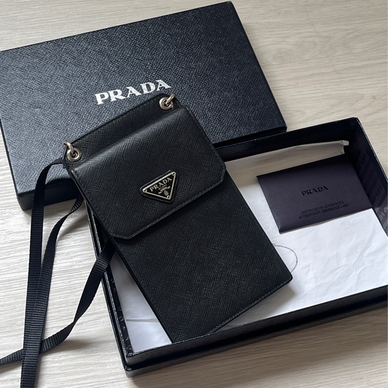 Prada十字牛皮手機包-0