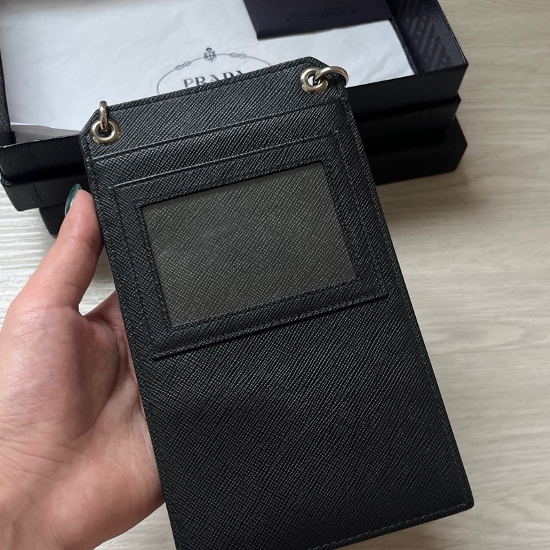 Prada十字牛皮手機包-2