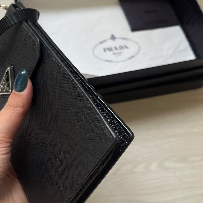 Prada十字牛皮手機包-12