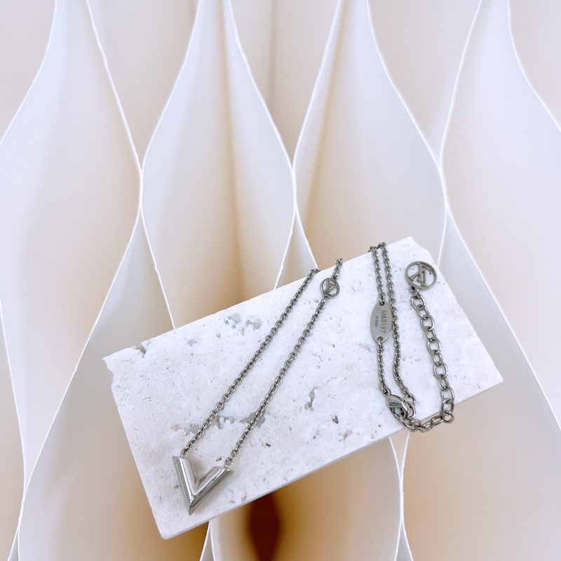 Lv essential v 銀色項鍊-0