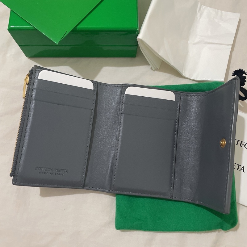 BOTTEGA VENETA 三折短夾 大象灰-9
