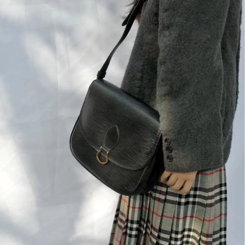 「JL精品代購」9新 LV 黑色水波紋 馬鞍包-1