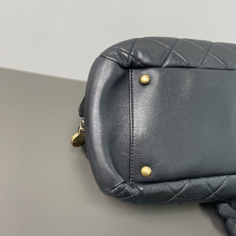 Chanel/香奈兒 黑金鍊條托特 復古金屬扣 黑色 油蠟皮 肩背包-4