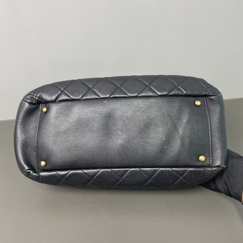 Chanel/香奈兒 黑金鍊條托特 復古金屬扣 黑色 油蠟皮 肩背包-7