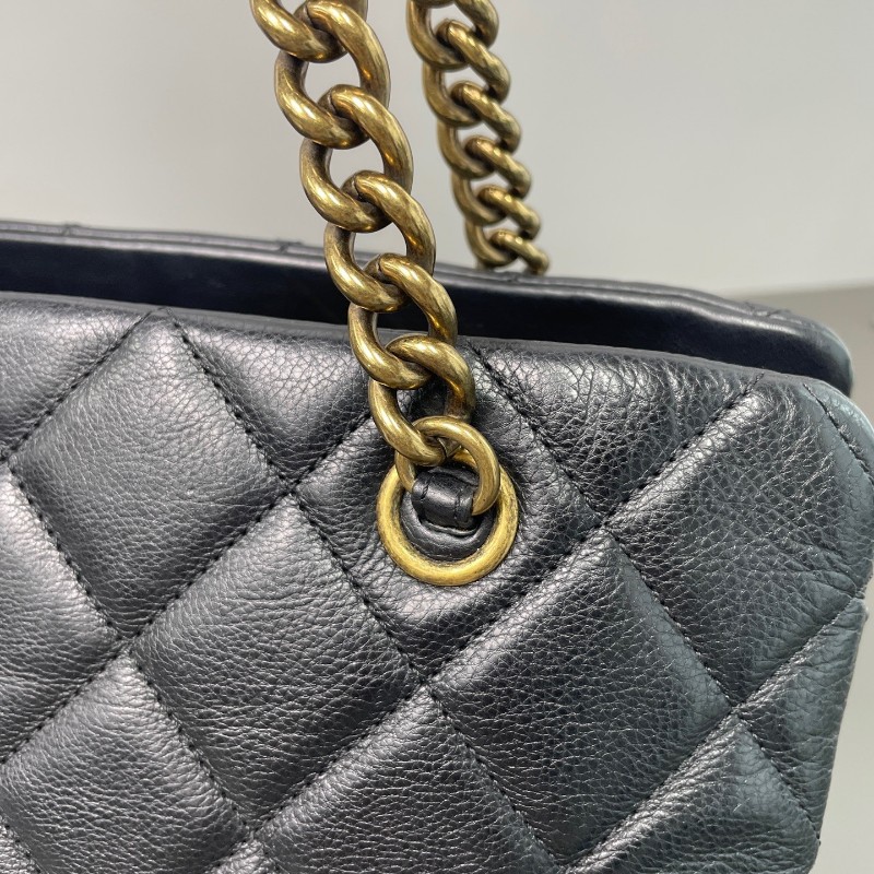 Chanel/香奈兒 黑金鍊條托特 復古金屬扣 黑色 油蠟皮 肩背包-17