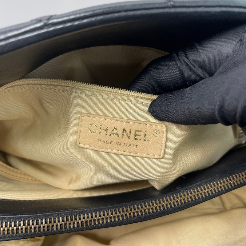 Chanel/香奈兒 黑金鍊條托特 復古金屬扣 黑色 油蠟皮 肩背包-21