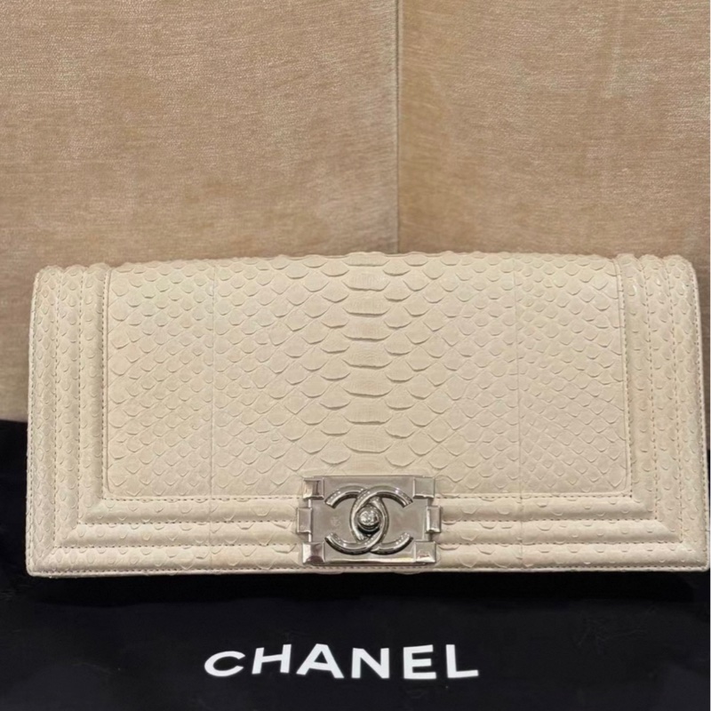 Chanel 香奈兒 14P 蛇皮手拿包  銀扣 19開 99新 尺寸 26*12*4 配件 防塵袋 身份卡-0