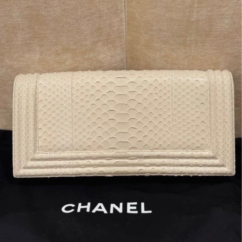 Chanel 香奈兒 14P 蛇皮手拿包  銀扣 19開 99新 尺寸 26*12*4 配件 防塵袋 身份卡-1