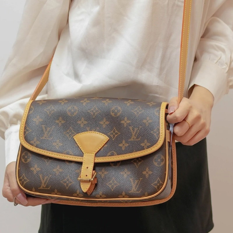 🌷LouisVuitton 老式法棍包.協背包.側背包 ｜經典花紋✦fufu style 精品✦ 氣質款｜-2