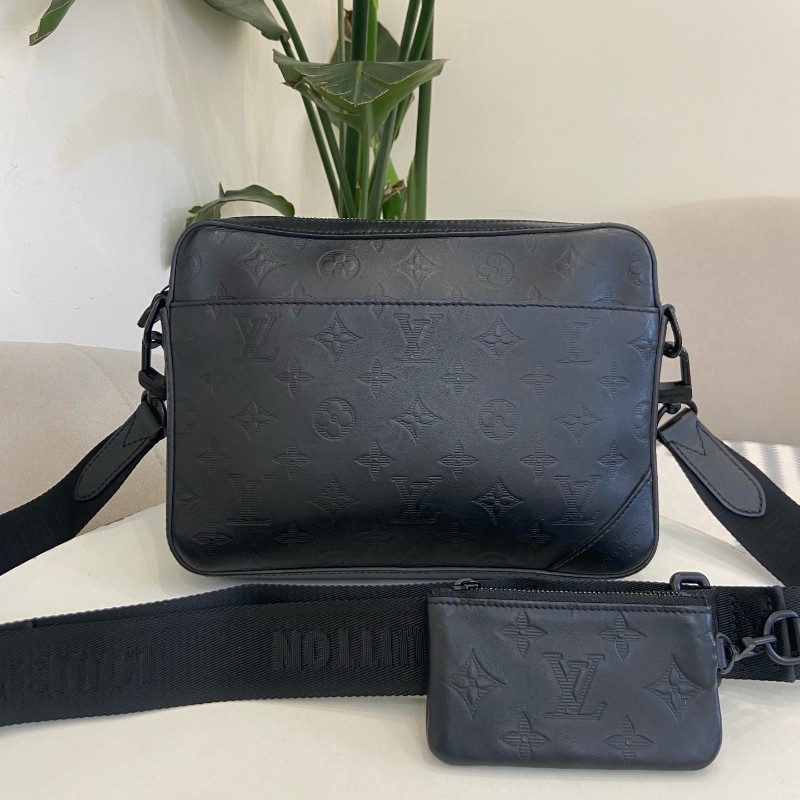 LV全皮黑色壓紋男士二合一郵差包斜背包-0