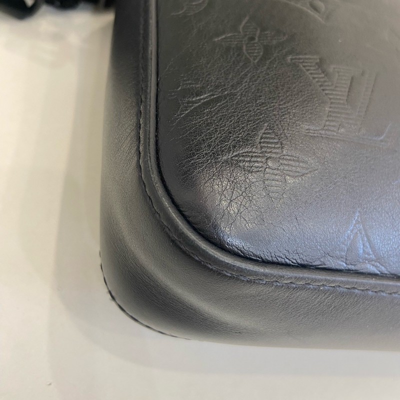 LV全皮黑色壓紋男士二合一郵差包斜背包-5