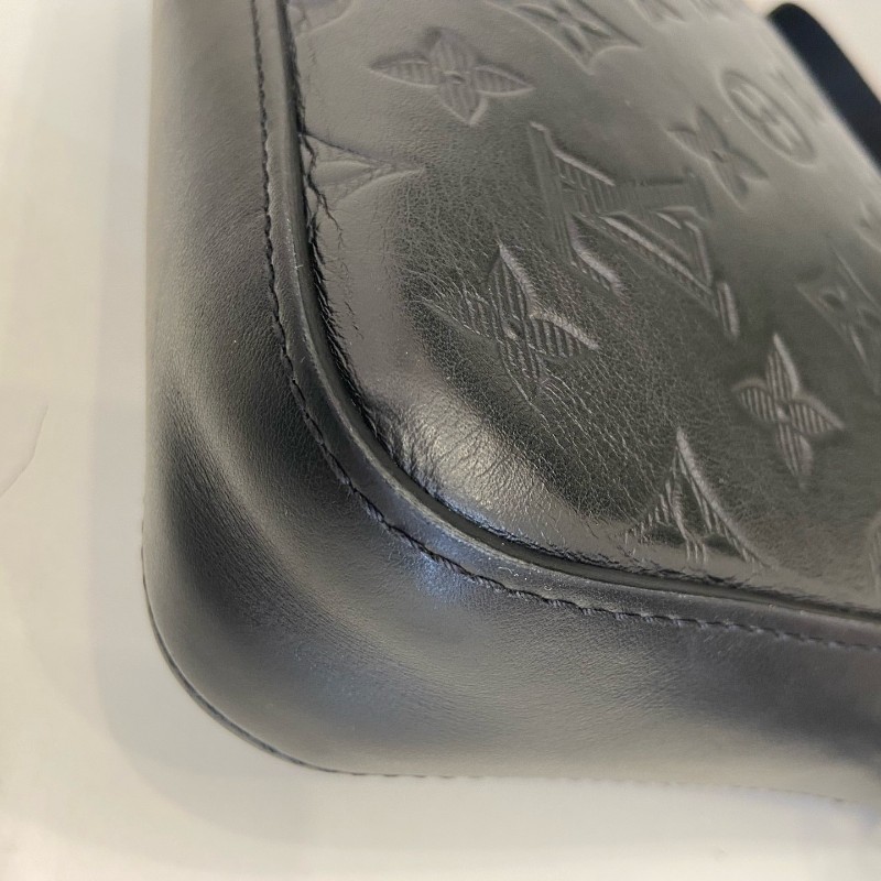 LV全皮黑色壓紋男士二合一郵差包斜背包-6