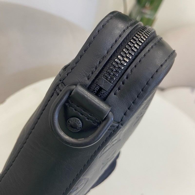 LV全皮黑色壓紋男士二合一郵差包斜背包-12