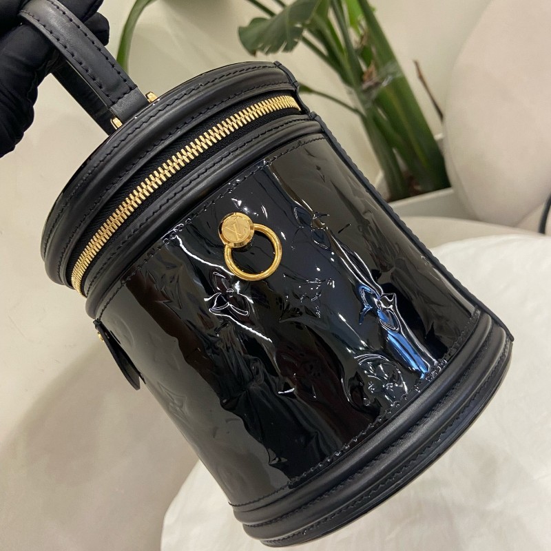 LV 發財桶 漆皮黑色手提包斜背包-3