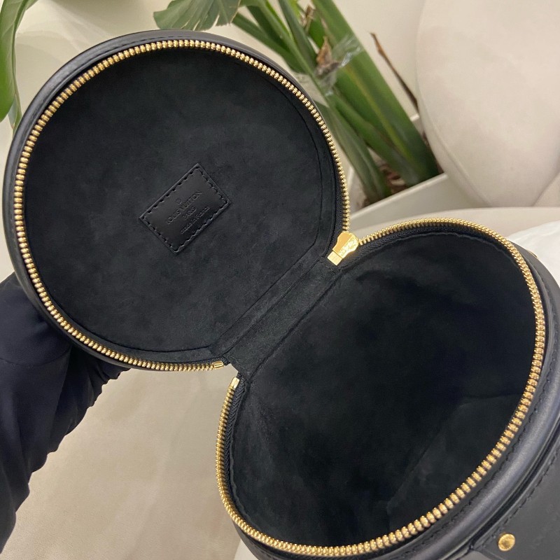 LV 發財桶 漆皮黑色手提包斜背包-12