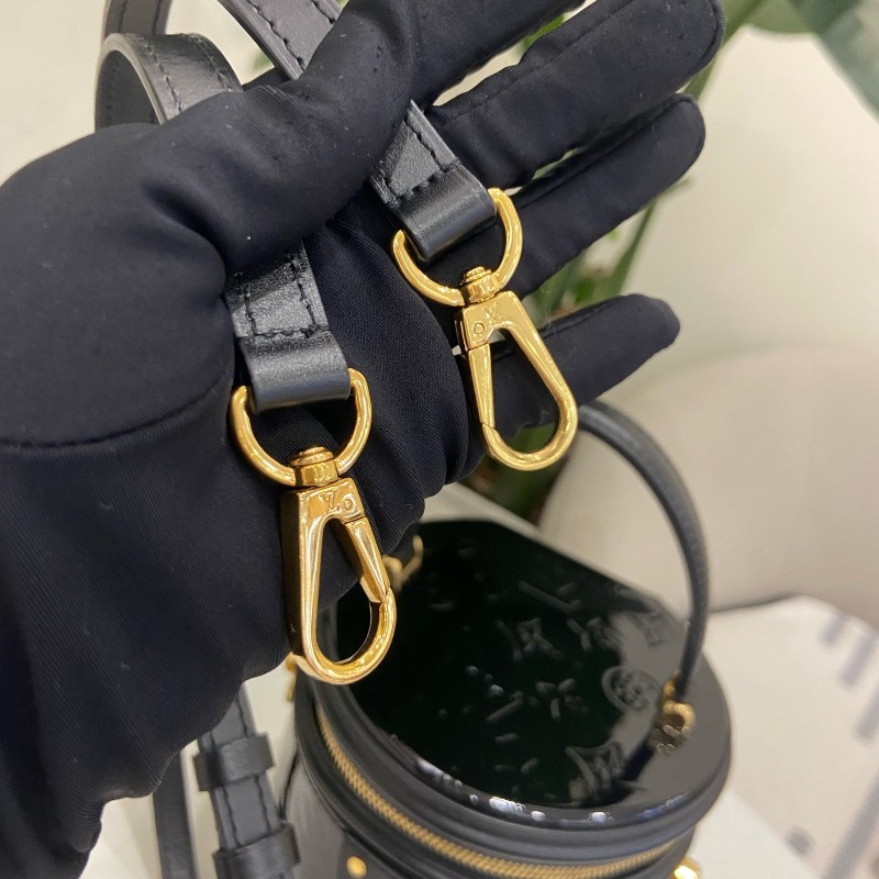 LV 發財桶 漆皮黑色手提包斜背包-15