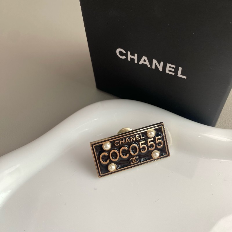Chanel 香奈兒 coco琺琅 數字方牌胸針-1