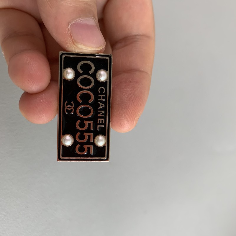 Chanel 香奈兒 coco琺琅 數字方牌胸針-2