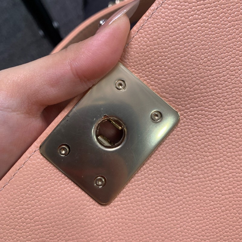 CHANEL LeBoy小號 淡橘色荔枝紋牛皮 肩背包斜背包 晶片款-19