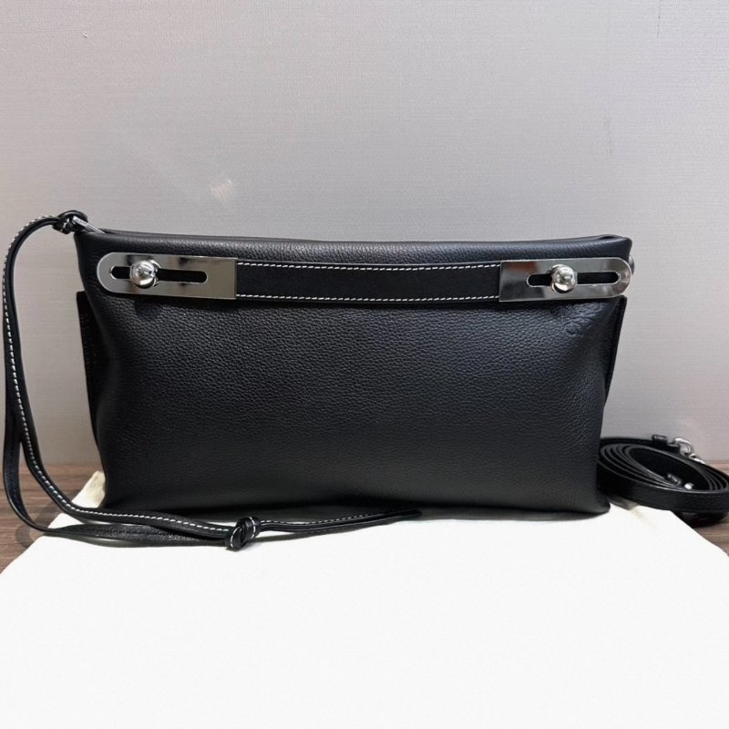LOEWE黑色銀扣Missy手提肩背斜背包28*15*5 98新配件塵袋-0