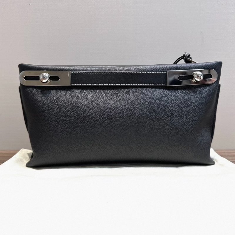 LOEWE黑色銀扣Missy手提肩背斜背包28*15*5 98新配件塵袋-4