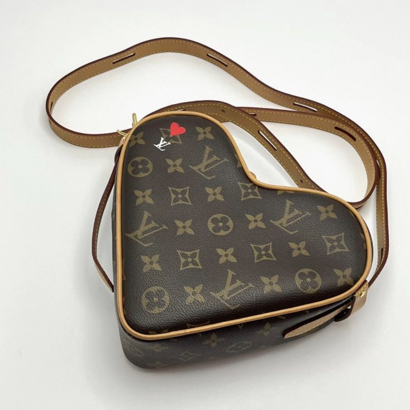 LV 愛心限量款肩背斜背包16*22*7 98新配件塵袋吊牌購證-2
