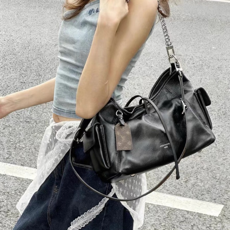 🈶台北101購證 #全新全配 Lv carryall cargo pm黑武士斜挎包 芯片款-9