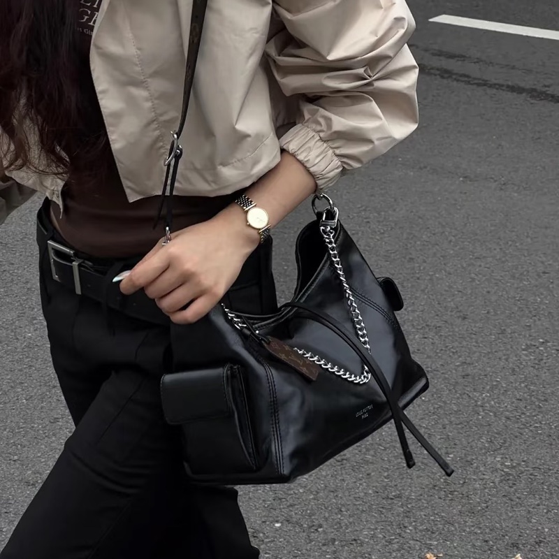 🈶台北101購證 #全新全配 Lv carryall cargo pm黑武士斜挎包 芯片款-15