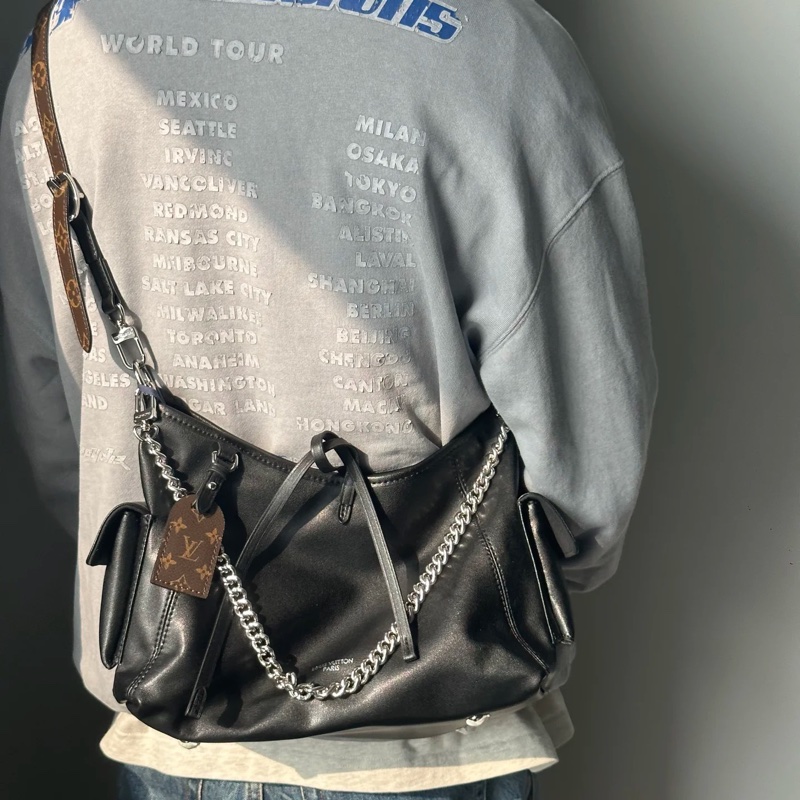 Lv carryall 黑武士中號 芯片款 #全新全配🈶台北101購證 #男女同款 🉑送禮-1