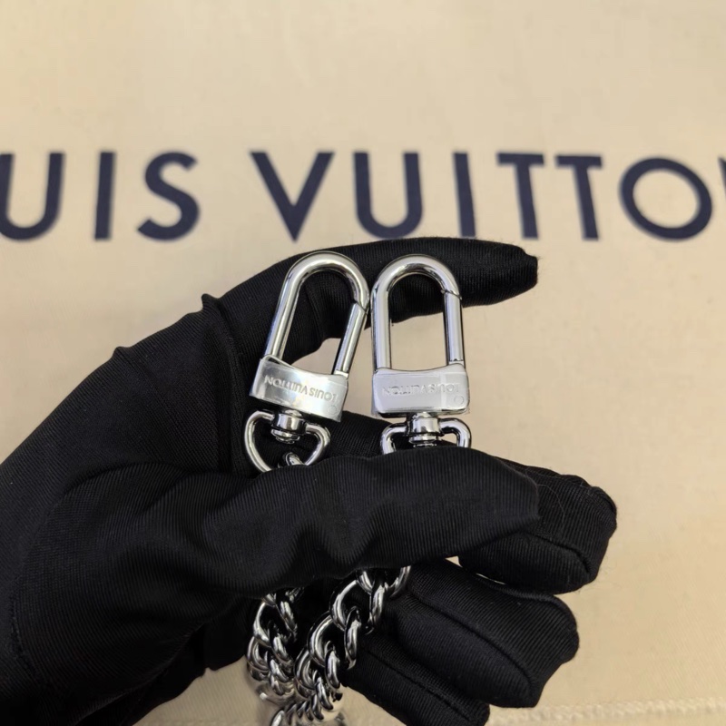 Lv carryall 黑武士中號 芯片款 #全新全配🈶台北101購證 #男女同款 🉑送禮-23