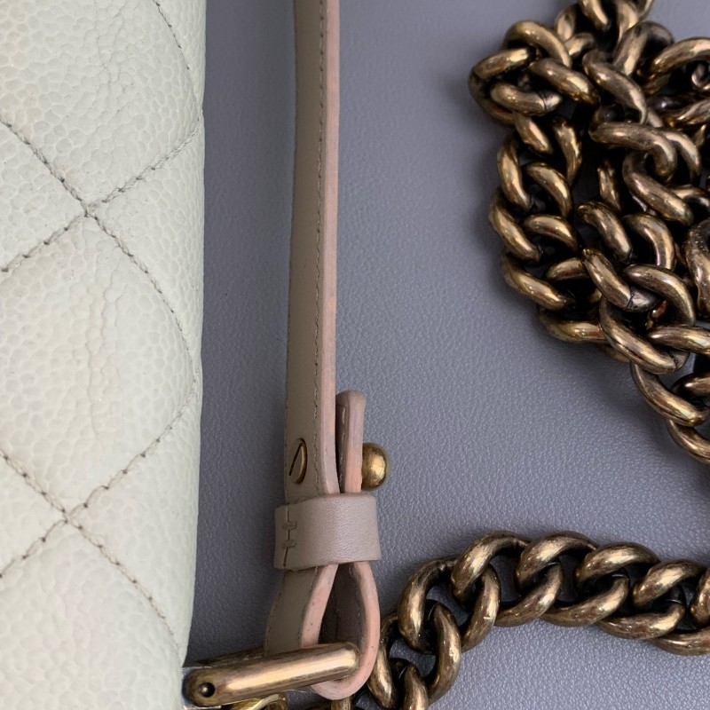 Chanel CF象牙白 金扣 幻彩荔枝紋牛皮口蓋包 斜背包肩背包-24