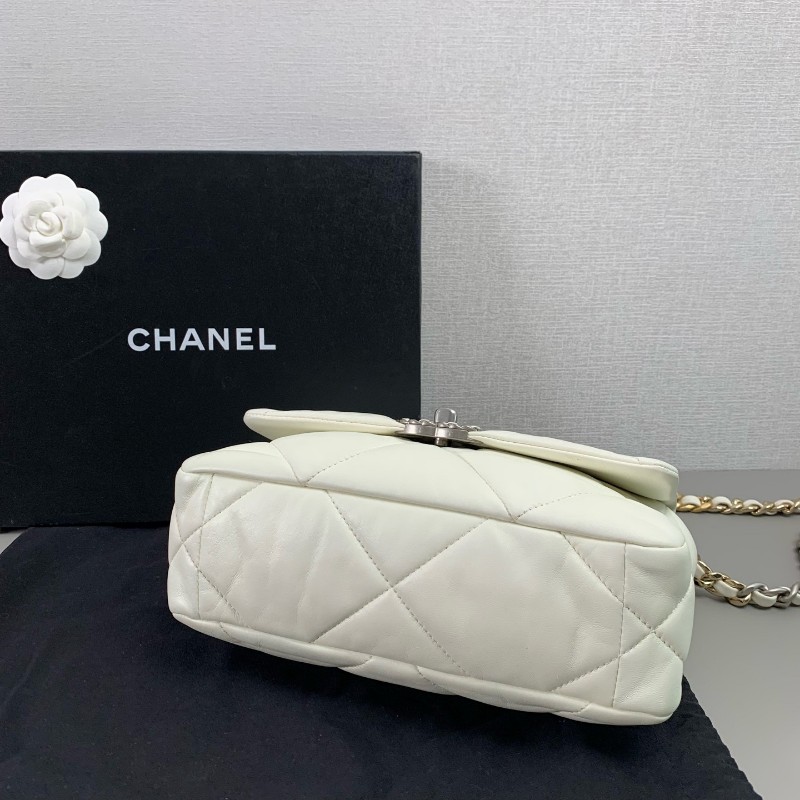 Chanel 19bag 白色羊皮口蓋包 晶片款-4