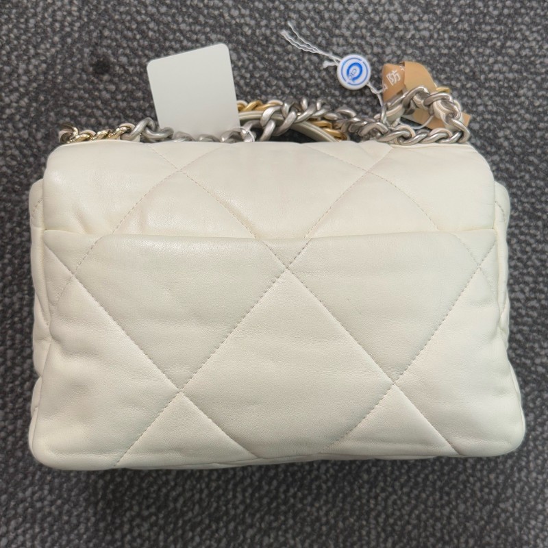 Chanel 19bag 白色羊皮口蓋包 晶片款-11