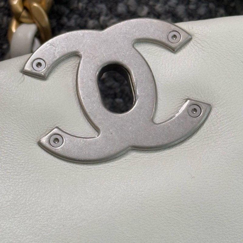 Chanel 19bag 白色羊皮口蓋包 晶片款-19